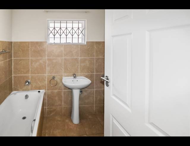 2 BEDROOM TOWNHOUSE FOR SALE IN GREENFIELDS